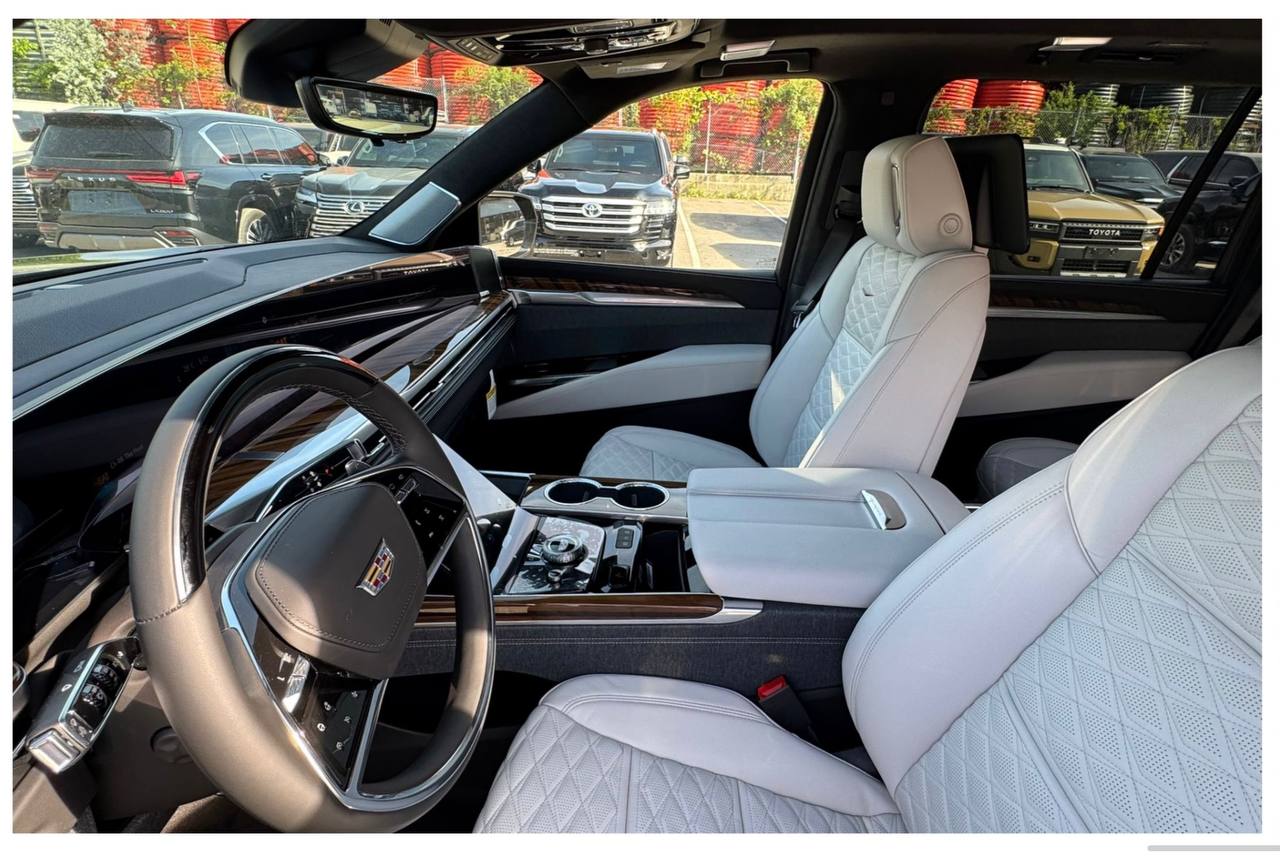 2026 Cadillac Escalade ESV Platinum Sport