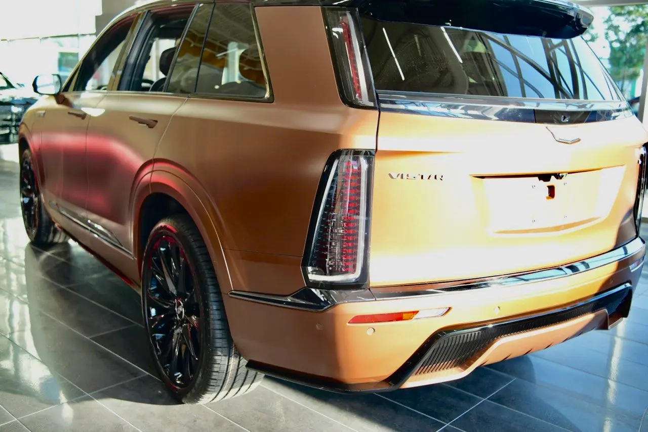 2027 Cadillac Vistiq Platinum
