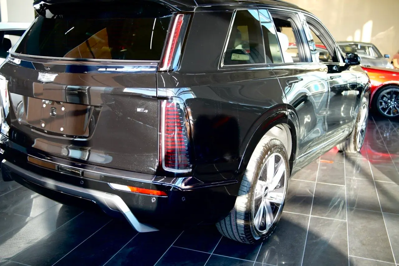 2027 Cadillac Vistiq Sport