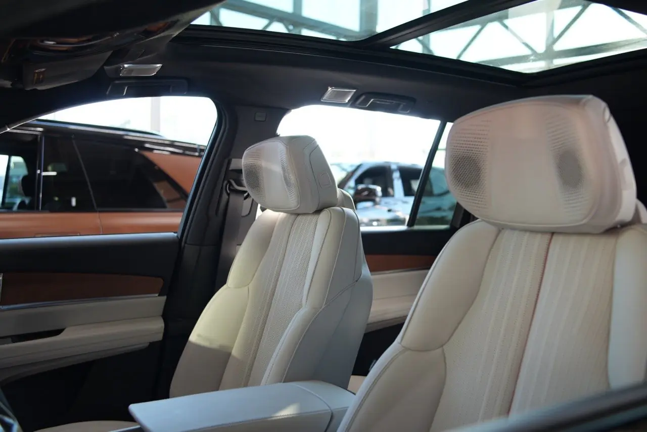 2027 Cadillac Vistiq Sport