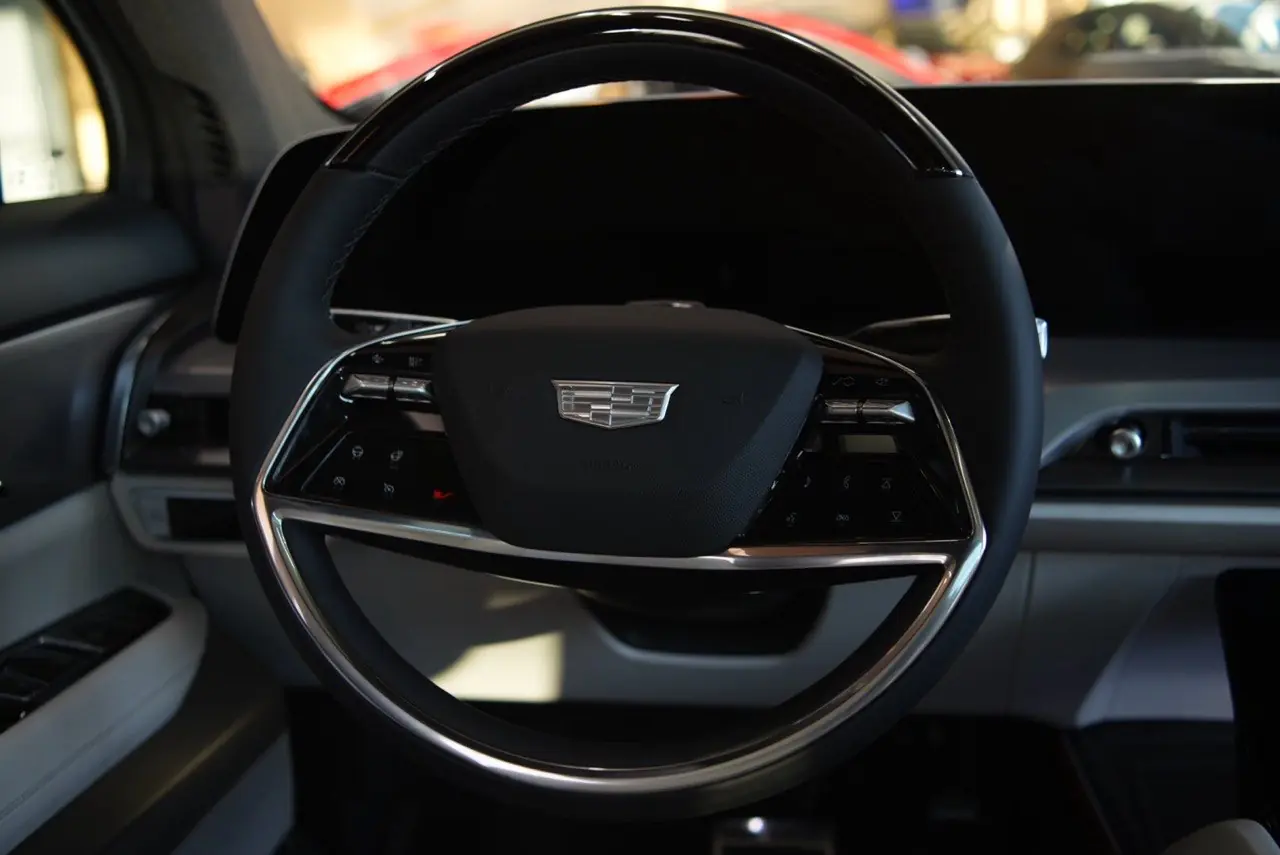 2027 Cadillac Vistiq Sport