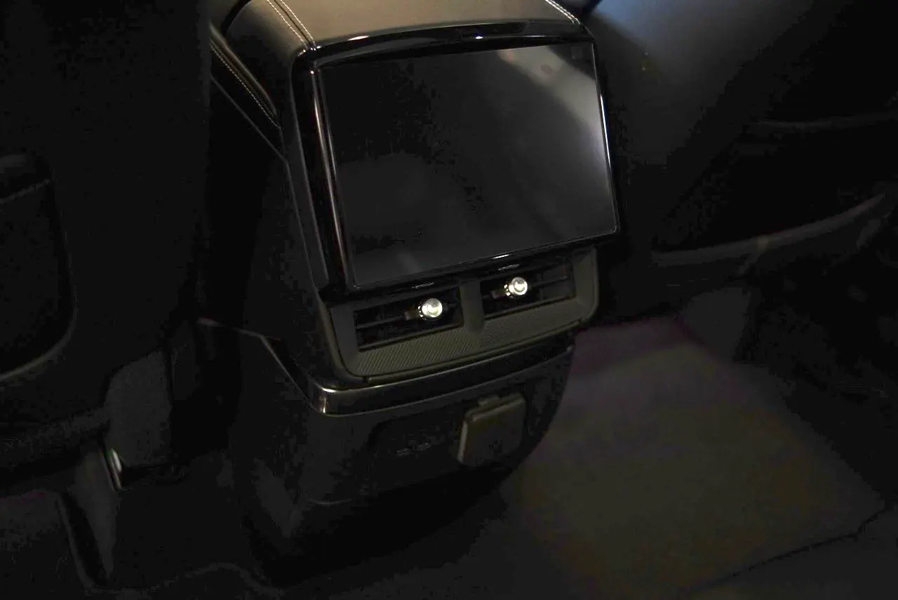 2027 Cadillac Vistiq Platinum