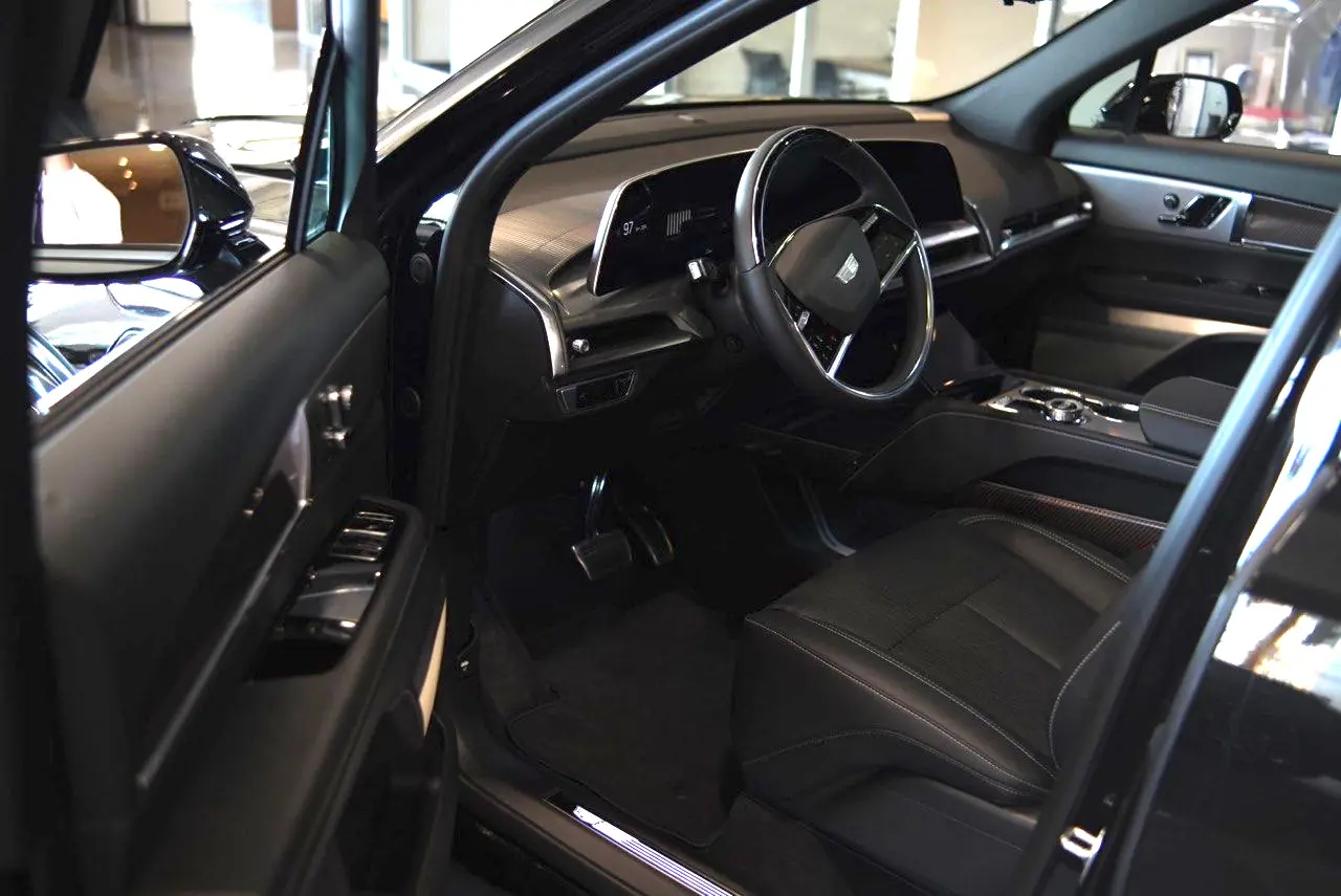 2027 Cadillac Vistiq Platinum
