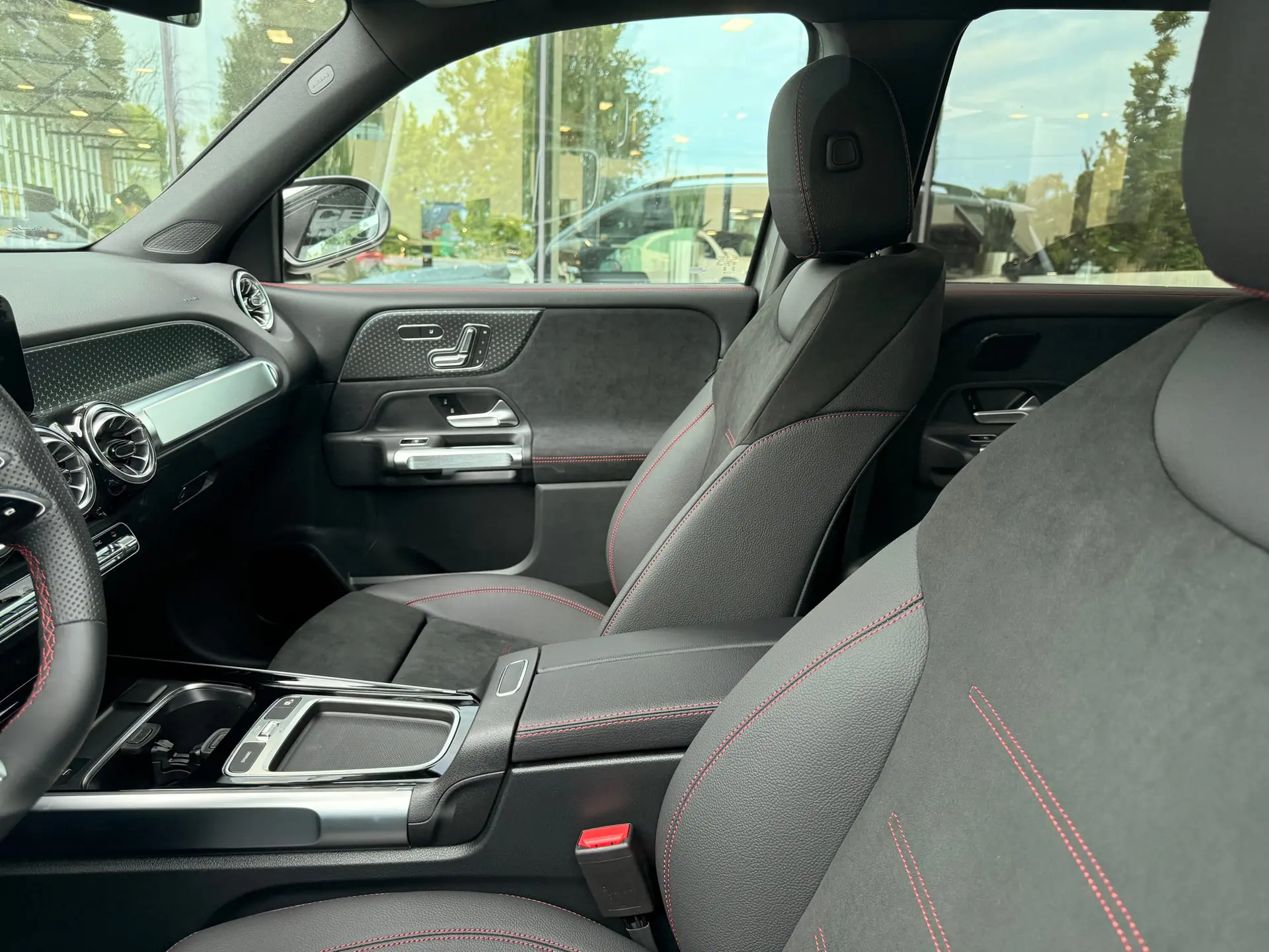 2026 Mercedes-Benz GLB250 4MATIC