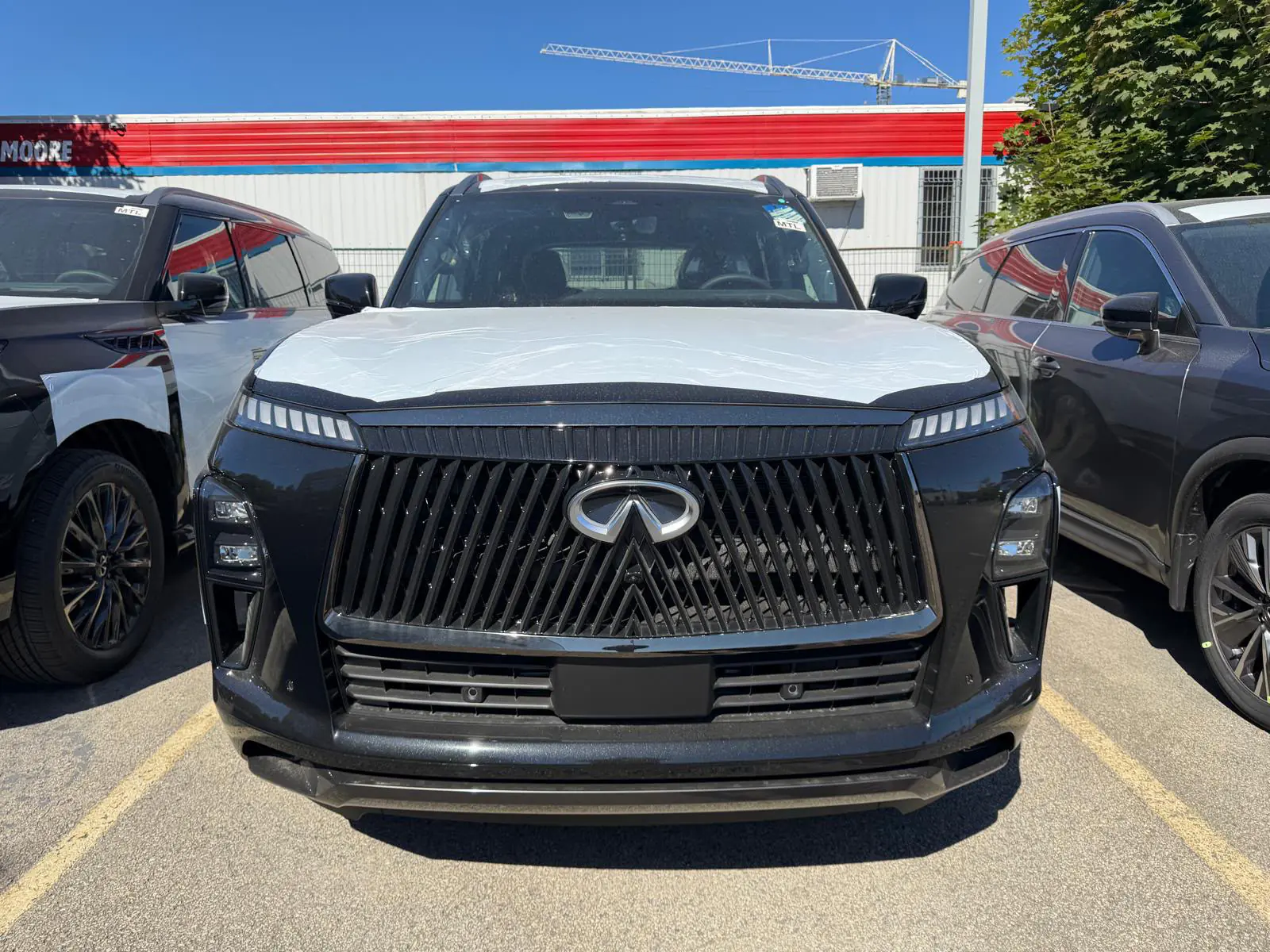 2027 INFINITI QX80 Authograph