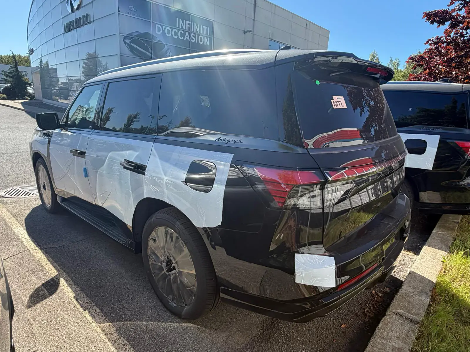 2027 INFINITI QX80 Authograph